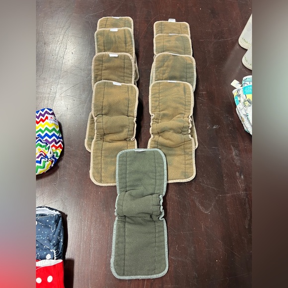 Huge lot of cloth diaper covers (19+)  and inserts and bamboo liners - Picture 15 of 16